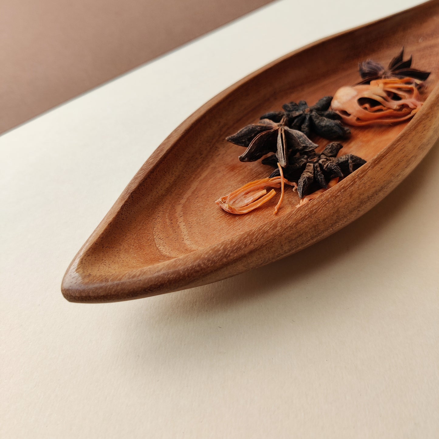 Brown Akashmoni Wood leaf Shaped Serving Platter