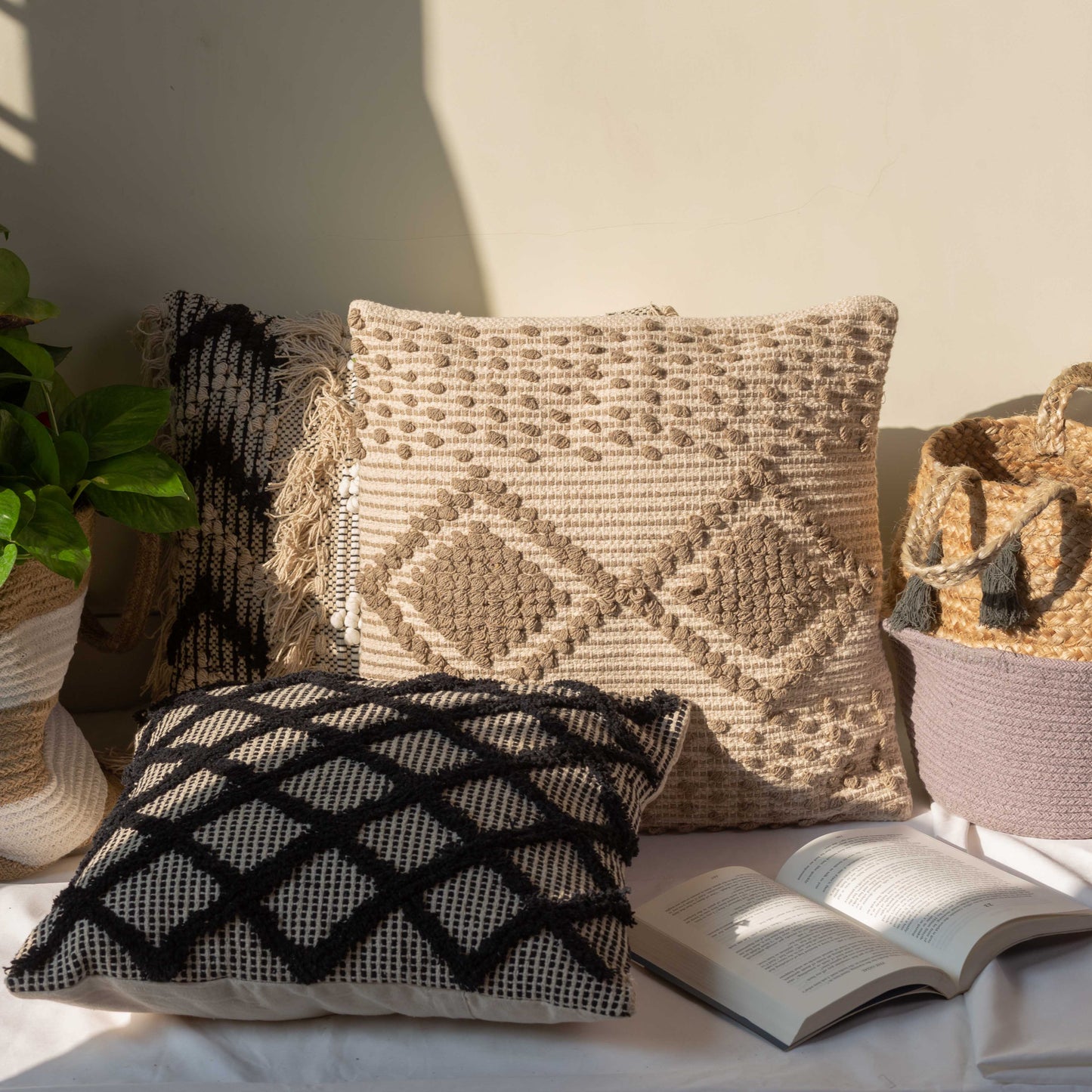 Gahana Cushion Cover