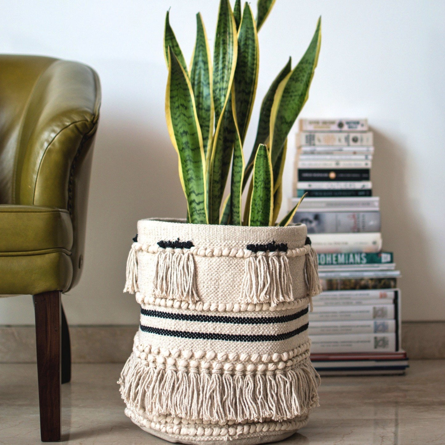 Jasmine handwoven basket with tassels for bohemian home