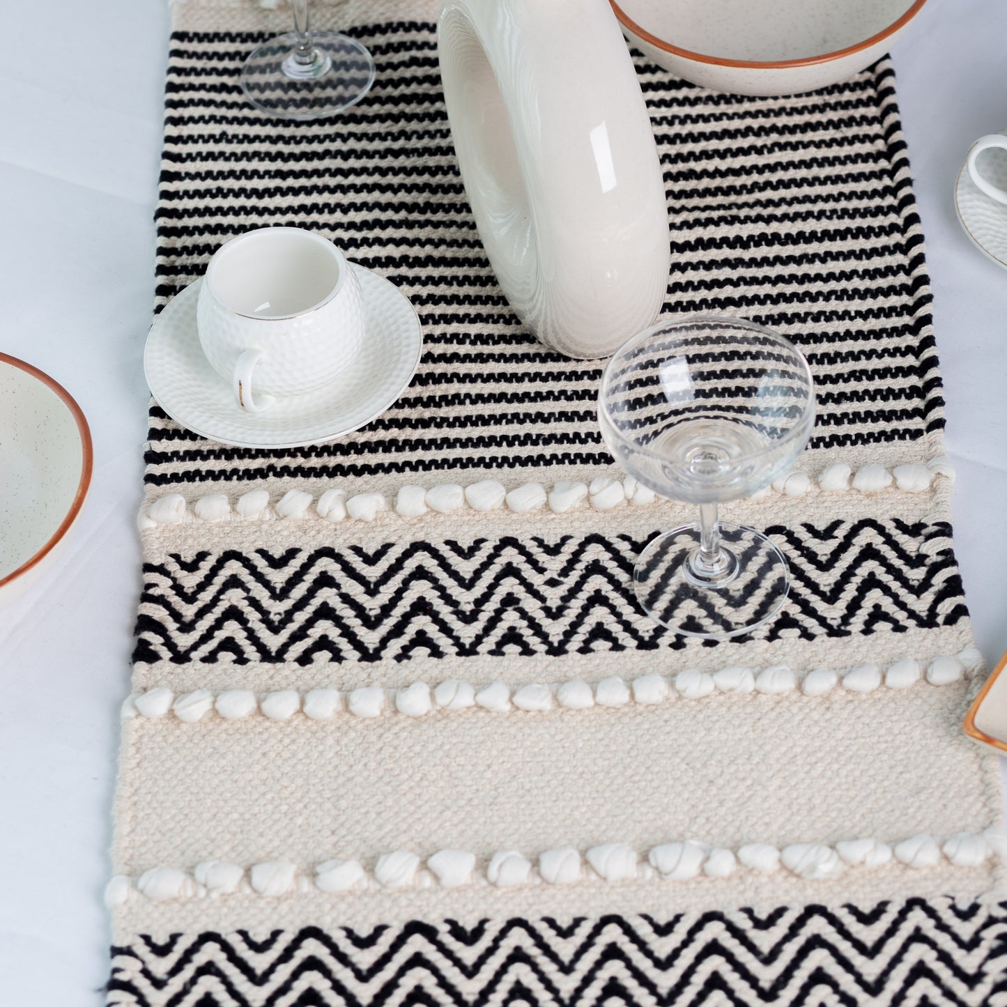 Knotted strip table runner setup