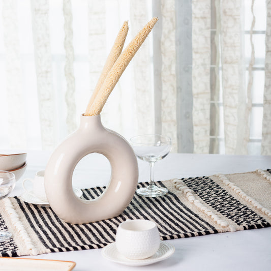 Knotted strip Table runner setup