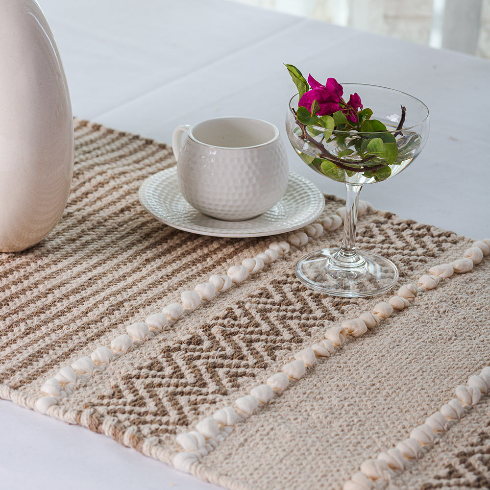 Knotted strip Table runner close-up